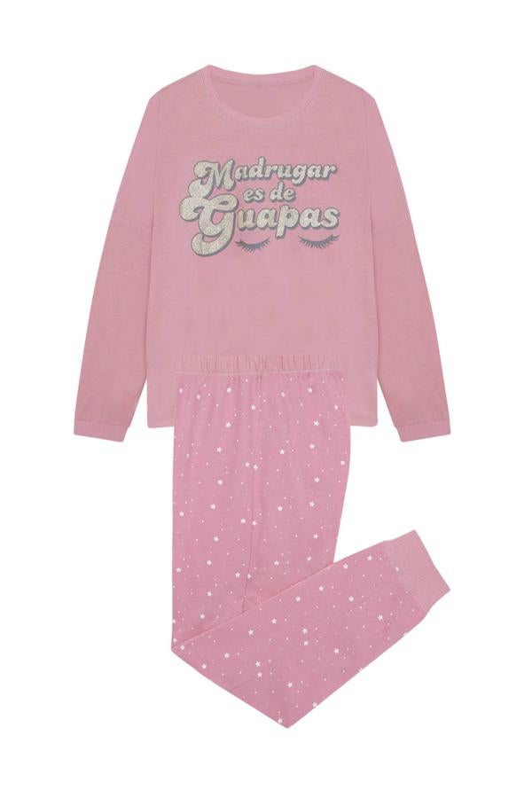 El mimso mensaje en este pijama rosa de sudadera y pantalón estampado con estrellas.