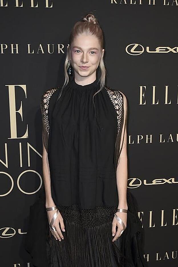 El fantástico color rosa dorado que Hunter Schafer ha vuelto a poner de moda.