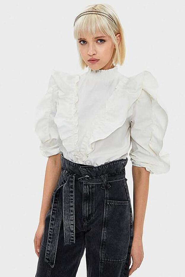 Esta es, sin duda, una de las blusas de volantes más bonitas del low cost.