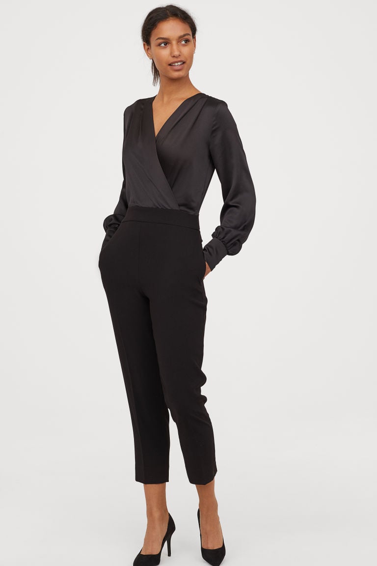 Mono cruzado de manga larga para ir a la oficina o para eventos de lo más elegantes. (49,99 euros).