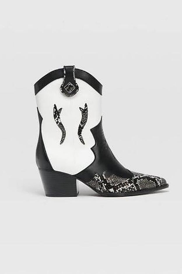 Esta es la opción perfecta (y low cost) de las botas cowboy de Laura Escanes. Son de Stradivarius y cuestan 39,99 euros.