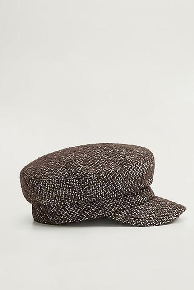 La gorra marinera en tejido de espiga que lleva Lucía Rivera.