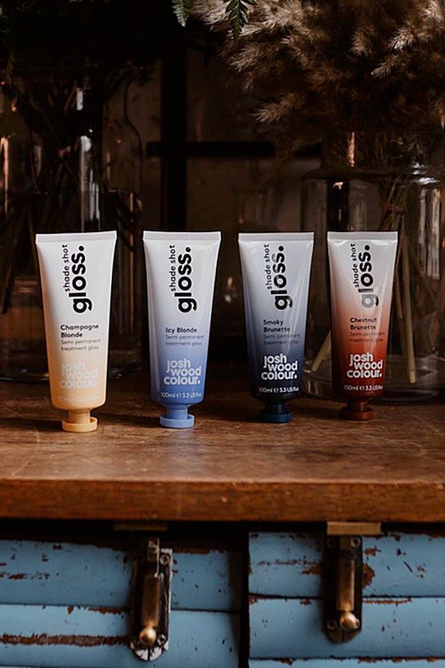 El tratamiento Shade Shot Gloss de Josh Wood para conseguir brillo en el pelo.
