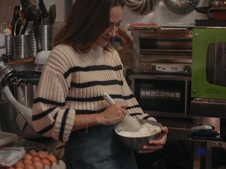 Fotos: Copiamos hasta 10 veces más barato el jersey más calentito de Tamara Falcó