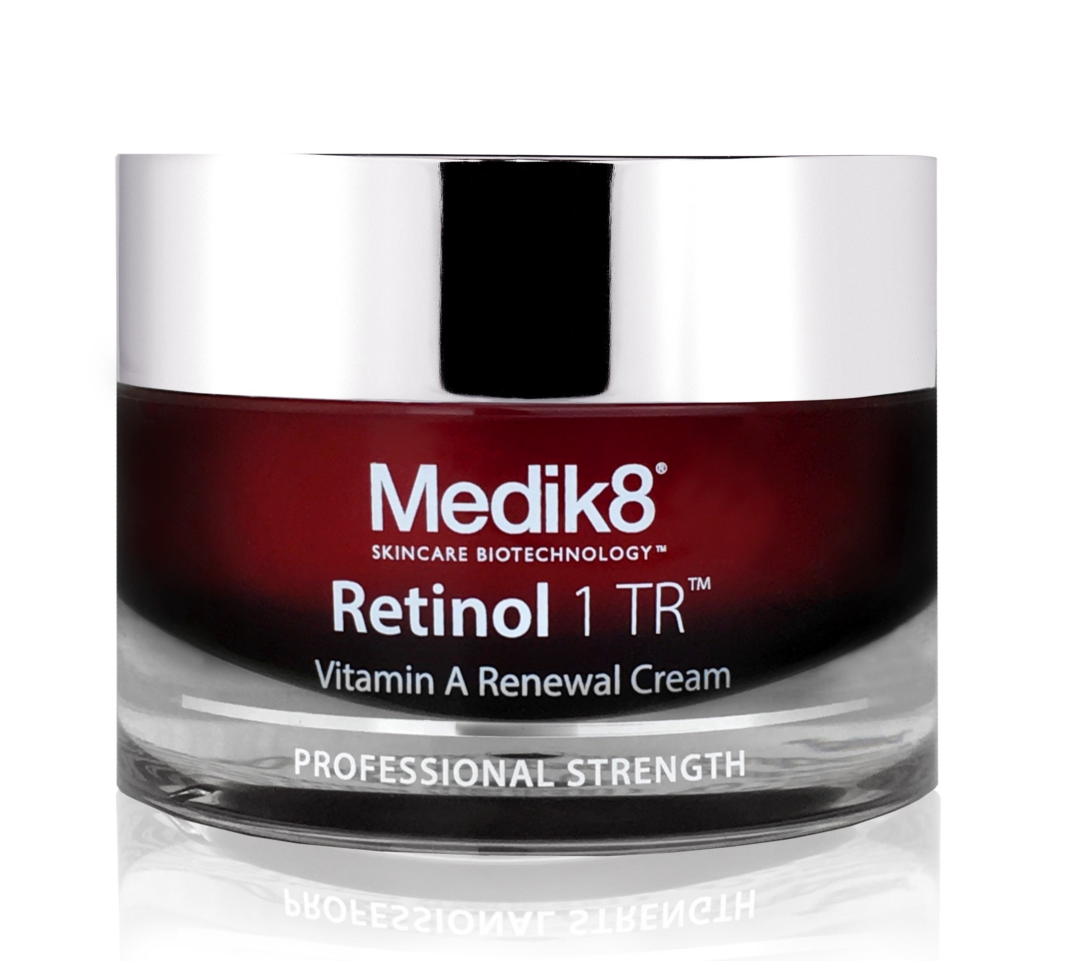 La introducción perfecta al poderoso activo de retinol en una concentración más suave de 0,1%. Ideal para las personas con piel de alta sensibilidad. Es una crema ligera, de rápida absorción que mantiene la renovación celular saludable y ayuda a revitalizar la piel. Formulado junto con ácido hialurónico y glicerina aumenta la hidratación, la elasticidad y apoya la función de la barrera natural de la piel. La aplicación de retinol debe ser progresiva. Utilizar dos veces a la semana durante las dos primeras semanas, tres veces durante las siguientes dos semanas, a continuación, todas las noches. (53,60 €)