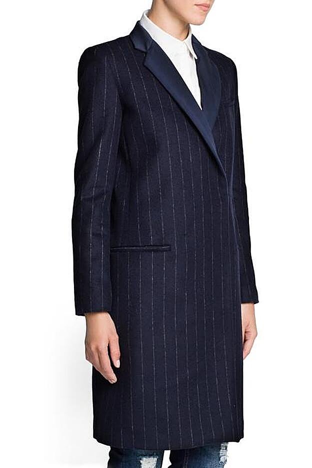 El abrigo de Mango es muy similar al que lucía Belén Hostalet.