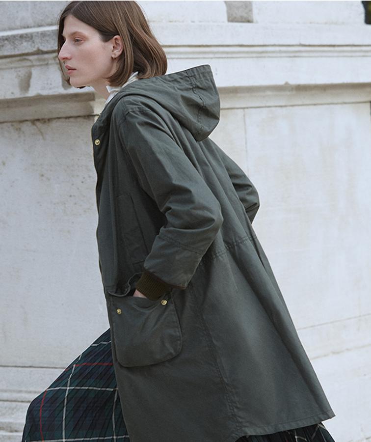 Esta parka encerada de Barbour a la venta en El Corte Inglés (399 euros).