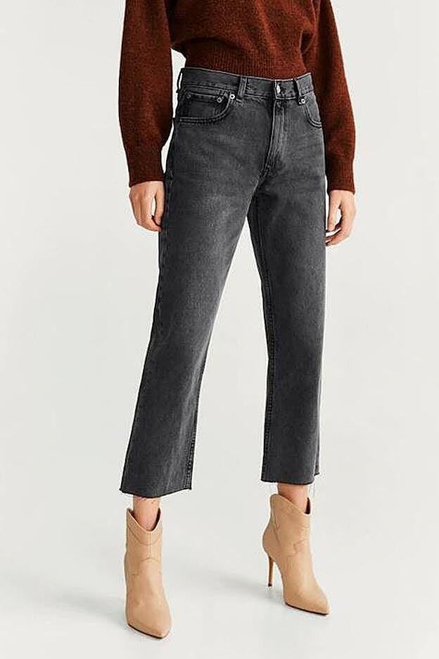 Vaqueros de talle alto rectos de Mango (29,99 euros).