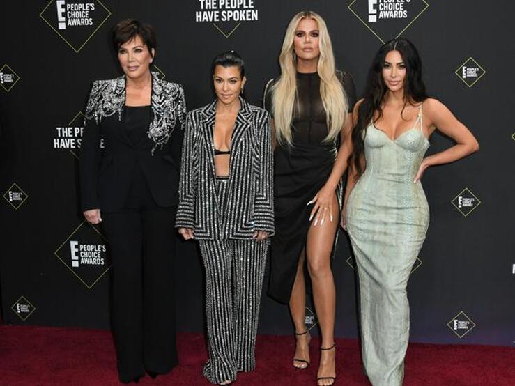 Fotos: Las Kardashian y Zendaya lideran la alfombra roja de los People's Choice Awards