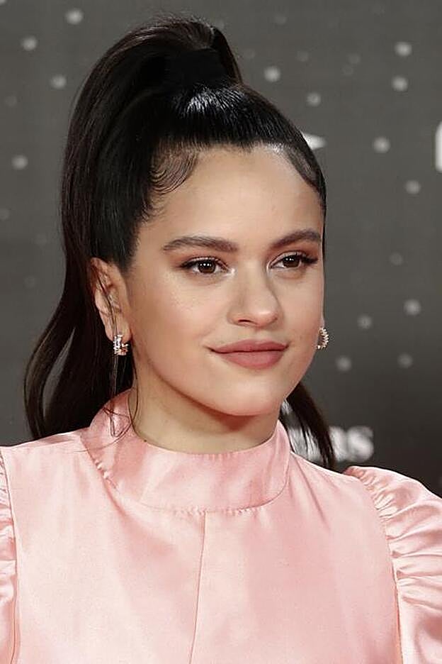 Rosalía lució este peinado con coleta alta para asistir a los Premios 40 Principales 2019.