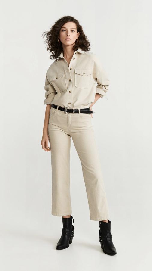 Pantalón recto de pana con botón delantero y cinco bolsillos, de Mango (39,99 euros).