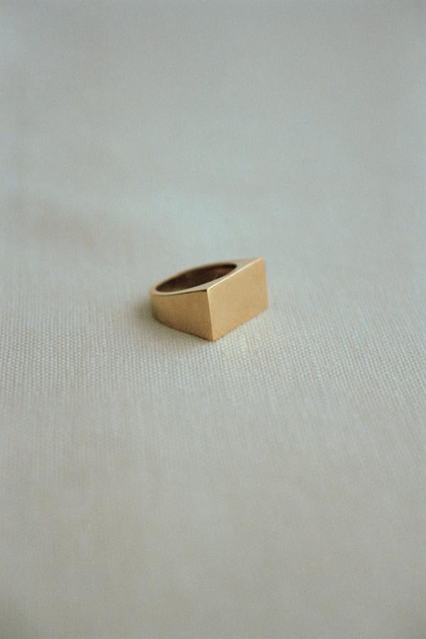 Anillo rectangular (29,95 euros).