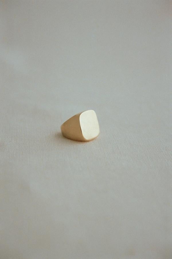 Anillo estilo sello (29,95 euros).