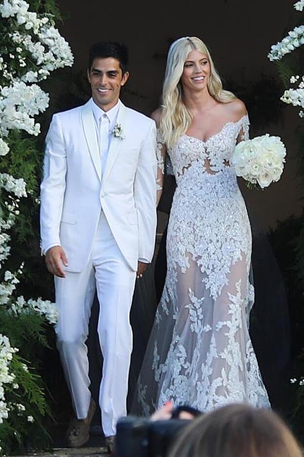 La modelo Devon Windsor y su ya esposo, el cubano Jonathan Barbara.