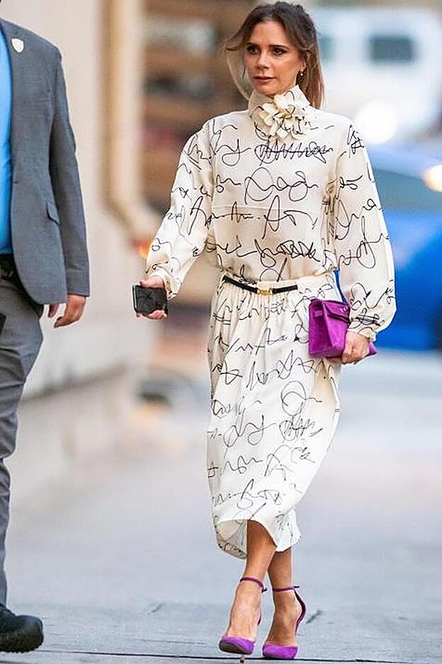 Pincha en la imagen para descubrir el triunfo de Victoria Beckham sobre la pasarela londinense.