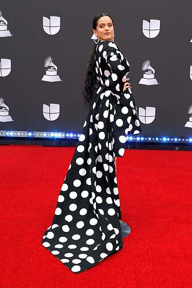 Rosalía, en la alfombra roja de los premios Grammy.