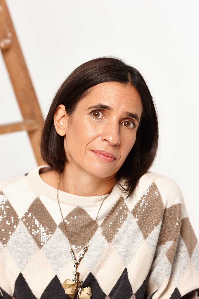 CEO, diseñadora y fundadora de la firma textil Aletheia, que trabaja exclusivamente con tejidos y tintes naturales y artesanales. Aletheia ofrece también talleres sobre técnicas ancestrales para el tratamiento de dichos tejidos.