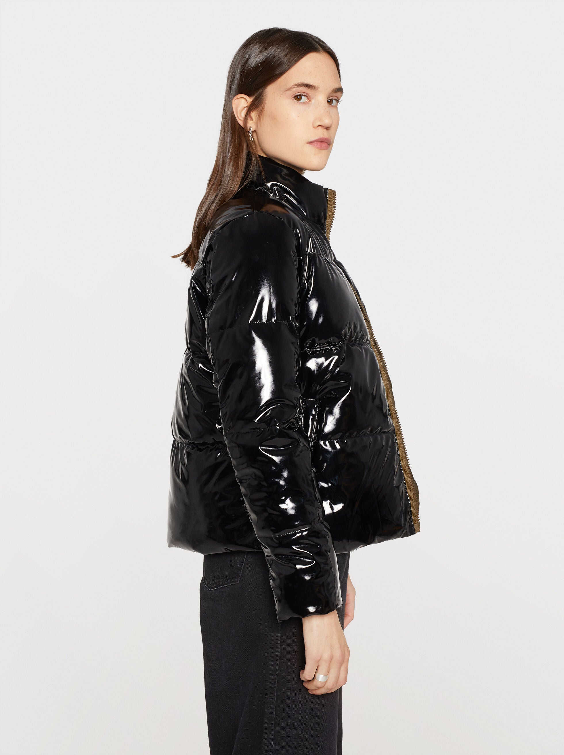 Chaqueta acolchada efecto charol  de la nueva colección de Parfois. (49,99 euros).