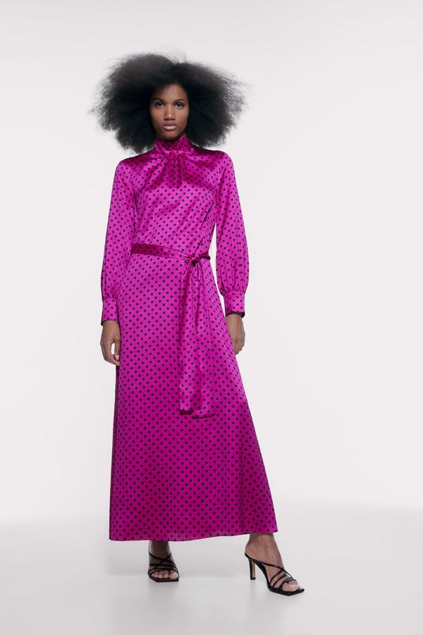 Vestido de lunares de Zara, (39,96 euros).