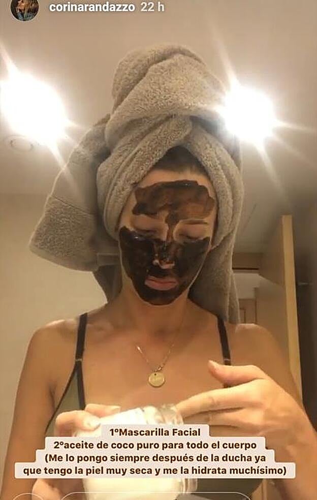 Corina Randazzo ha revelado en Instagram stories que el aceite de coco puro es su secreto para conseguir una piel hidratada.
