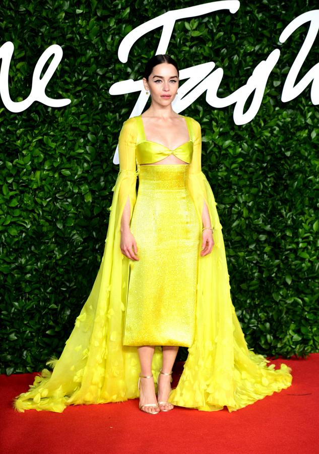 La actriz Emilia Clarke de Schiaparelli.