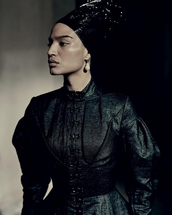 Indya Moore es la primera mujer de género no binario que aparece en un calendario de Pirelli.