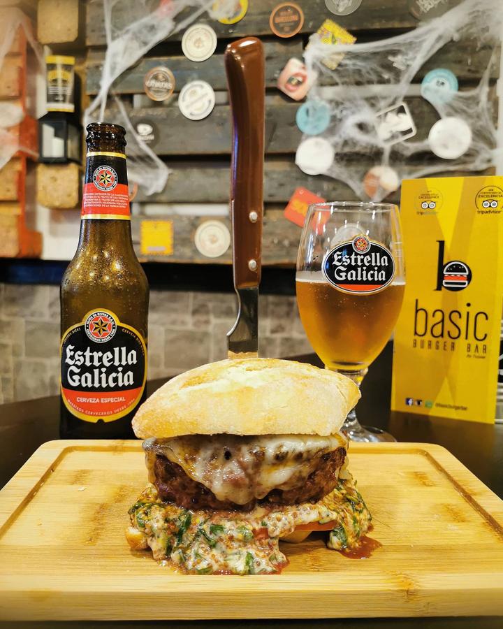 En Basic Burger Bar (Tenerife)
