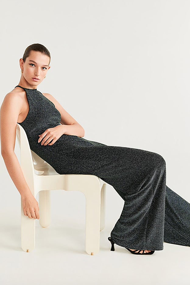 Detalle de la pernera ancha del mono de Mango que lleva Mery Turiel.