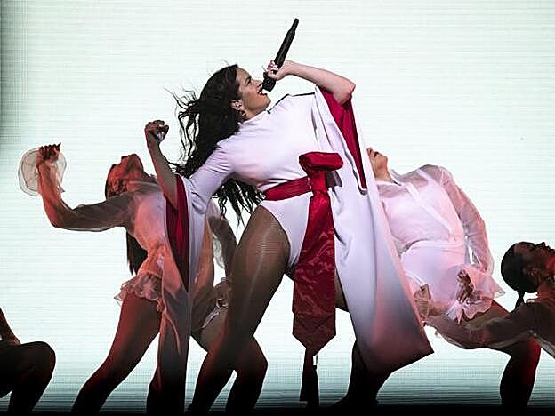Rosalía durante el concierto en el WiZink Center en Madrid.