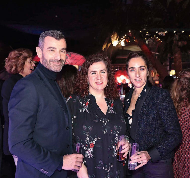 Javier Bacallado, de Perfumes y Diseño; Laura Requejo, jefa de Belleza de Mujerhoy, y Emmanuelle Monreal, de Chanel.