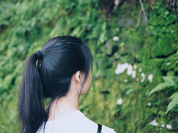 Después de dar a luz es recomendable evitar coletas muy prietas o trenzas ajustadas.