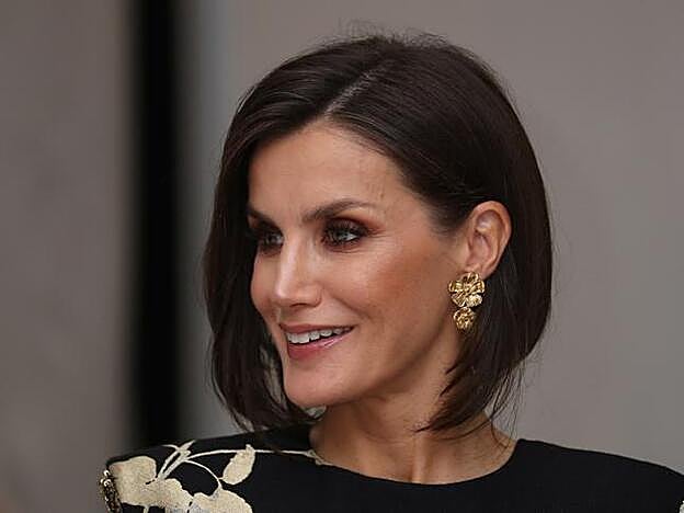 Así es el falso bob que lució la Reina Letizia hace unas semanas y que es igualito que el que llevó ayer Helen Lindes.