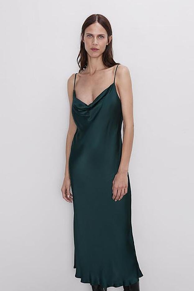 Vestido fluido lencero color verde. (29,95 euros).