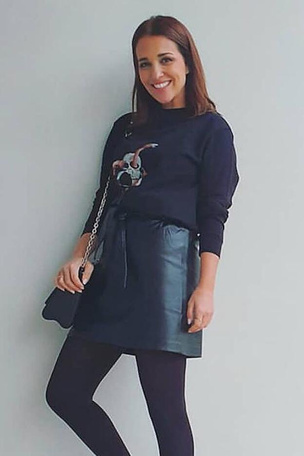 La actriz con la minifalda efecto piel