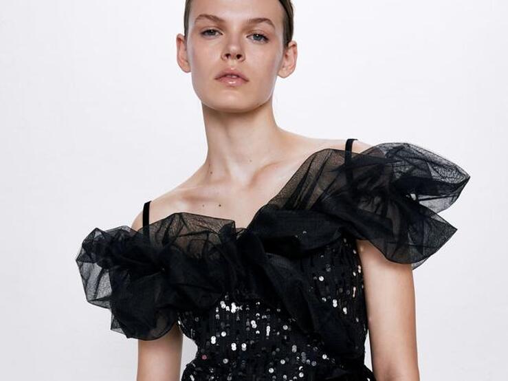 Fotos: Los vestidos de Nochevieja más bonitos de Zara, Mango, Bershka y Stradivarius