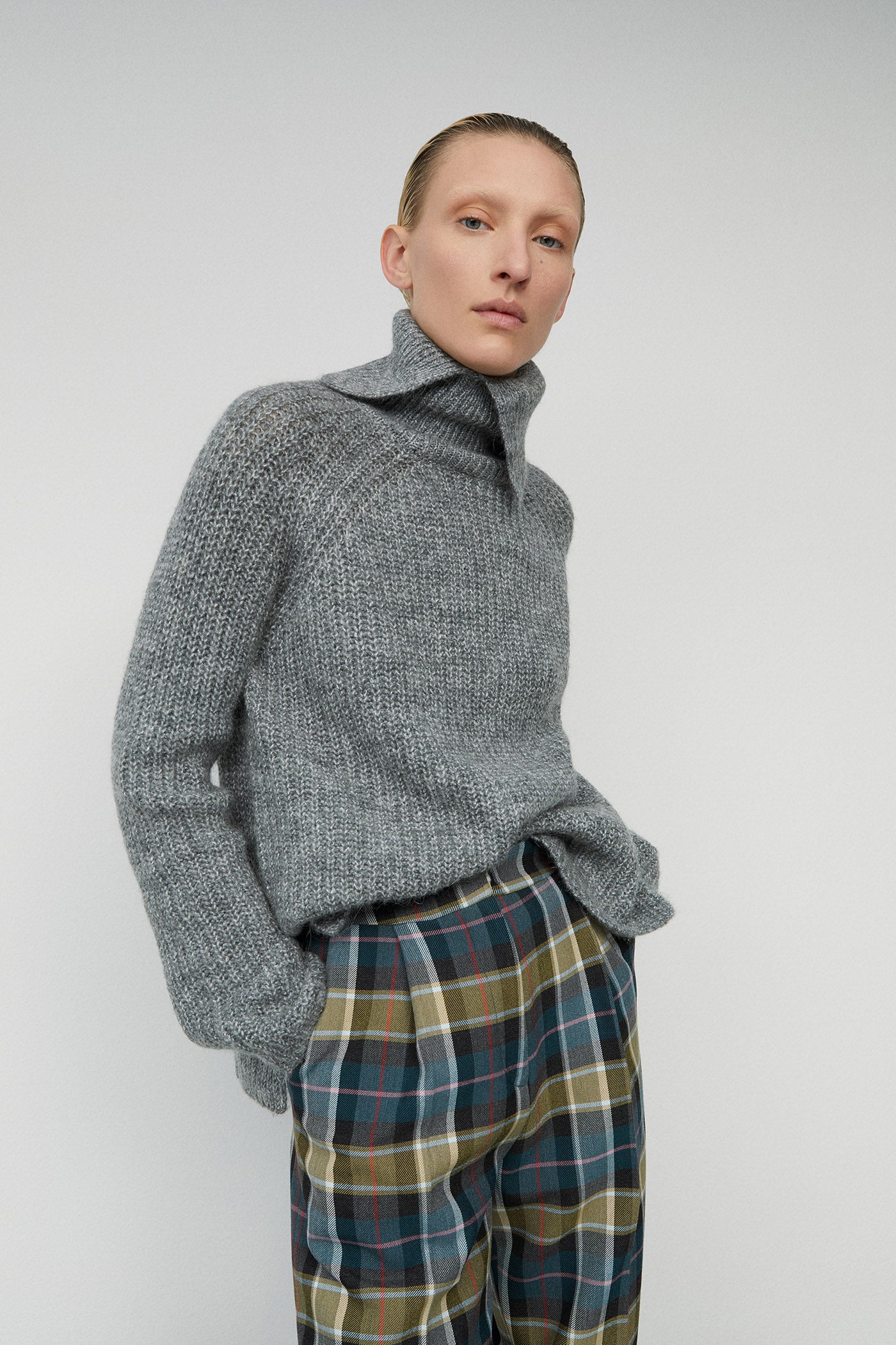 Jersey cuello vuelto de Sfera. (19,99 euros).