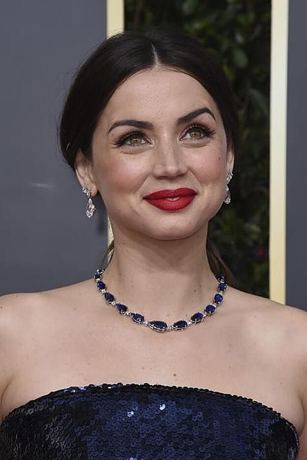 Maquillaje minimalista para destacar lo necesario para brillar.