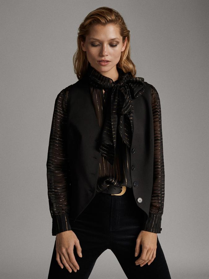 Le da el toque de estilo perfecto a cualquier look, tanto formal como informal. Costaba 59,95 euros y se ha quedado en 39,95.