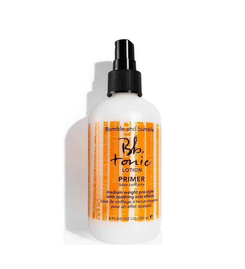 Esta loción nutritiva está indicada para el pelo seco, áspero, poroso y teñido. Contiene una mezcla de hierbas y de vitaminas además del aceite de árbol de té para sustituir el aceite natural en el pelo tratado químicamente o seco. La loción actúa como un medio translúcido para los productos de peinado, mejorando su desempeño y facilitando su distribución. (24,95 €).