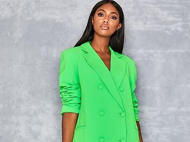 La blaser oversize que lleva Cristina Pedroche en la foto es de la nueva colección de Mistress Rocks