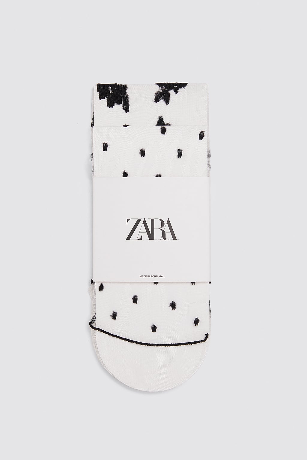 Pack de calcetines plumeti con flores de Zara, ahora 5,99 euros.