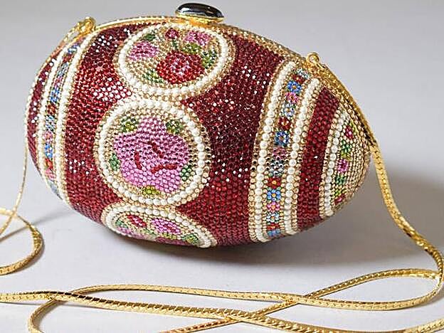 Uno de los objetos de la exposición de bolsos.