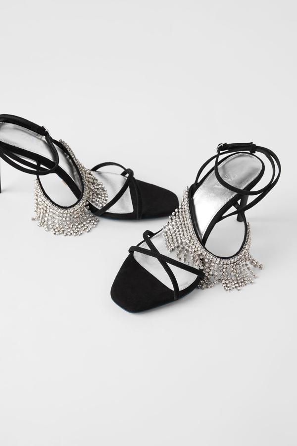 Estas imponentes sandalias joya pasan de 79.95 a 29.99 euros en las rebajas de Zara.