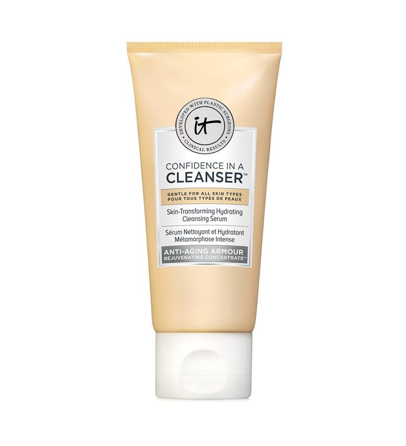 Desarrollado con cirujanos plásticos, este sérum limpiador es una solución innovadora para el cuidado de la piel que contiene  además de colágeno antienvejecimiento, ácido hialurónico, avena coloidal y un complejo de superceramidas. (24,90 €).