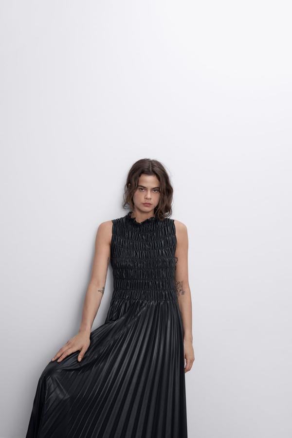 Fotos: Flechazo con las prendas efecto piel de la nueva colección de Zara