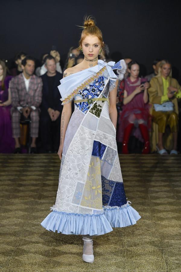 Desfile Alta Costura colección Primavera/Verano 2020 de Viktor and Rolf.