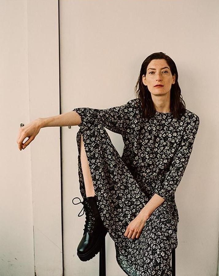 O este maxi vestido de flores (20 euros), uno de nuestros favoritos de la nueva colección de básicos de Primark.