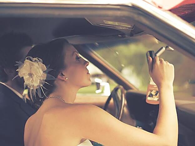 A pesar de los preparativos vas a estar pendiente de estar perfecta hasta el último minuto.