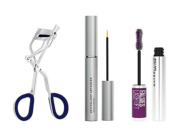 Eyelash Curler Silver de Tarte (17,95 €, en Sephora). RevitaLash Advanced (135 €). Falsies The Lash Lift de Maybelline NY (12,99 €).