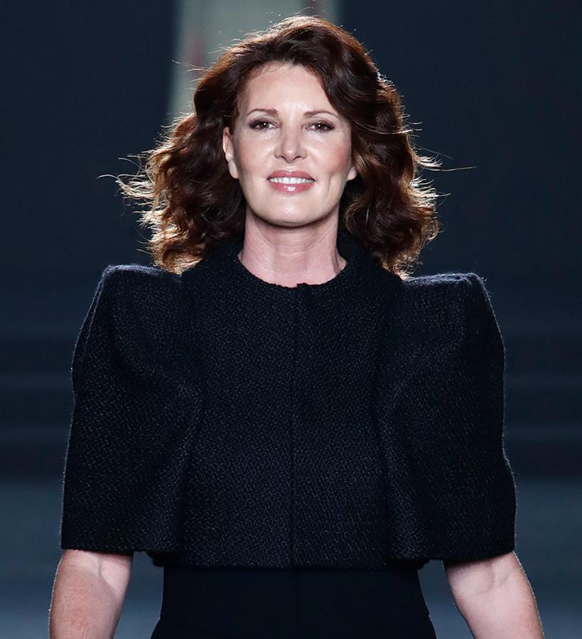 Con la edad la gama de los marrones es mejor opción que los negros y los grises para los ojos, ya que no endurece la mirada.